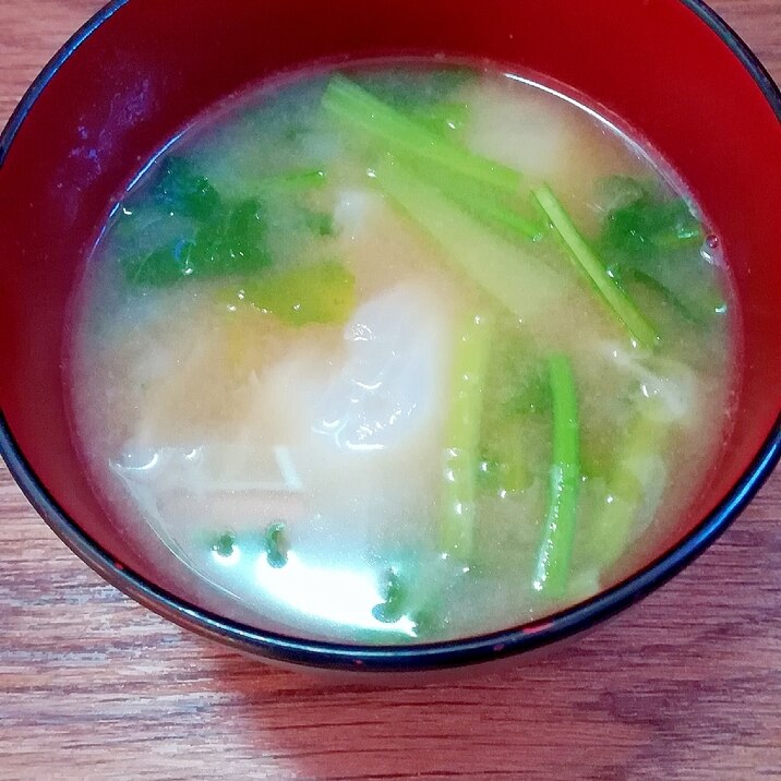 カブとカブの葉たっぷりのお味噌汁